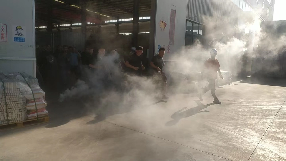 Provádějte bezpečnostní školení a únikové vrtáky, abyste opevnili obrannou linii bezpečnosti výroby